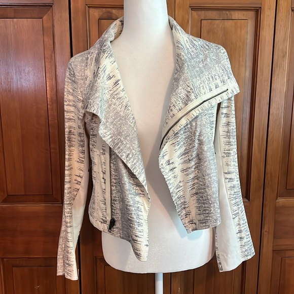 Georgie cropped jacket. - Picture 3 of 6